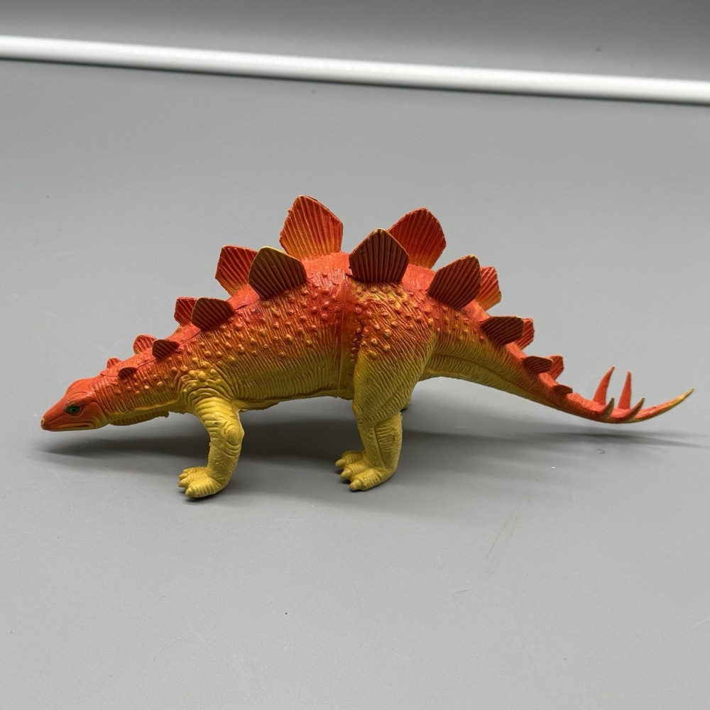 Imperial Stegosaurs Dinosaur Toy Figure - Vintage © 1985 - Made In China